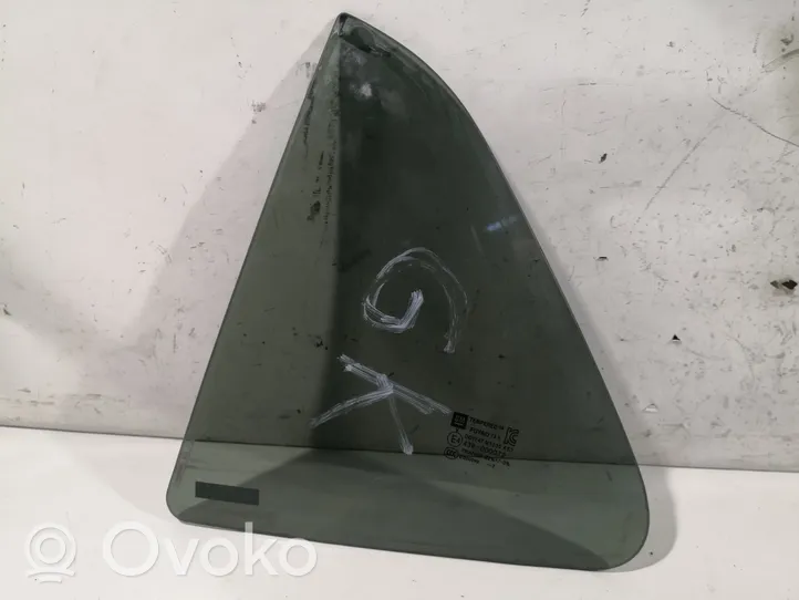 Opel Mokka X Rear vent window glass 43R000072