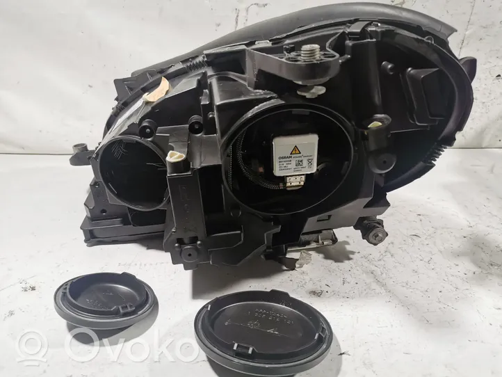 Mercedes-Benz C W204 Lampa przednia A2048204439