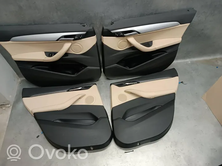 BMW X1 F48 F49 Set di rivestimento del pannello della portiera 