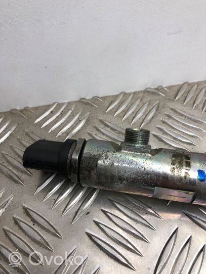 BMW 3 E90 E91 Kraftstoffverteiler Einspritzleiste 7809128