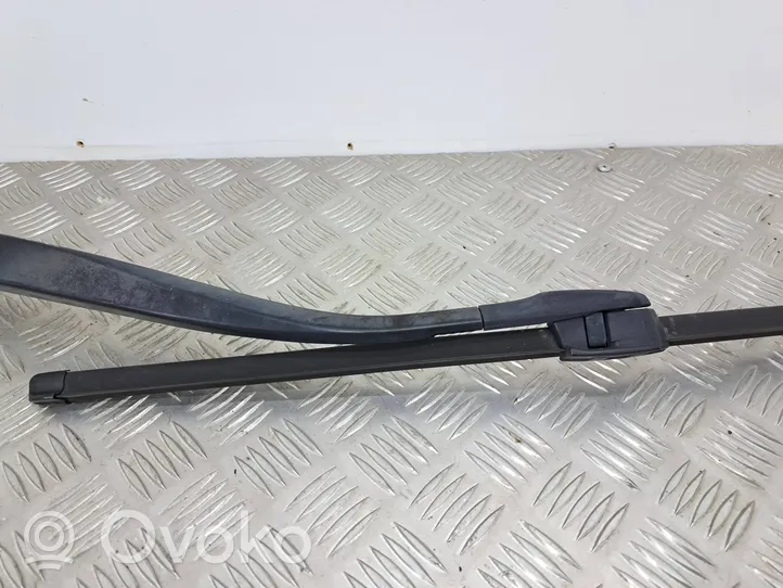 BMW 5 F10 F11 Brazo del limpiaparabrisas delantero 7182459