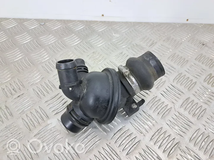 BMW 5 F10 F11 Boîtier de thermostat / thermostat 7601159