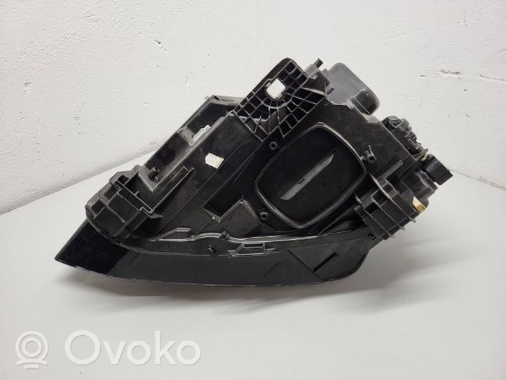 Audi Q2 - Lampa przednia 81A941012A