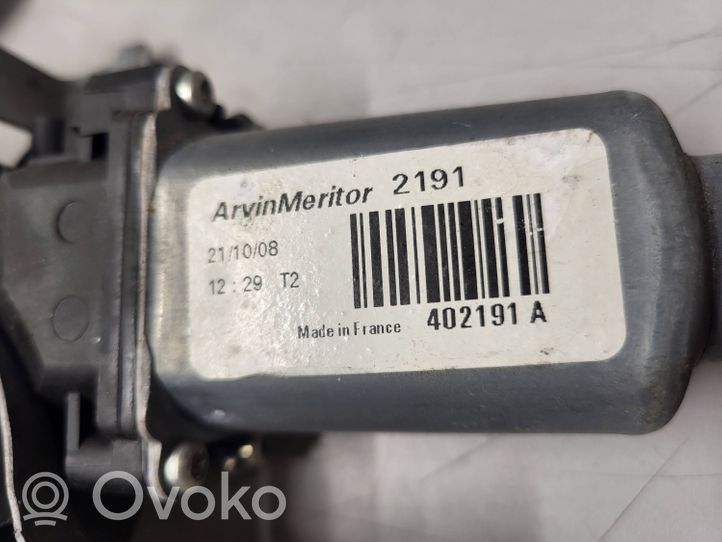 Nissan Qashqai+2 Moteur de lève-vitre de porte arrière 402191A