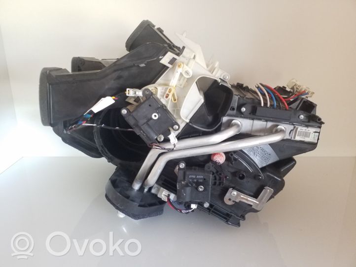 Nissan Qashqai Sisälämmityksen ilmastoinnin korin kokoonpano A30462A77900