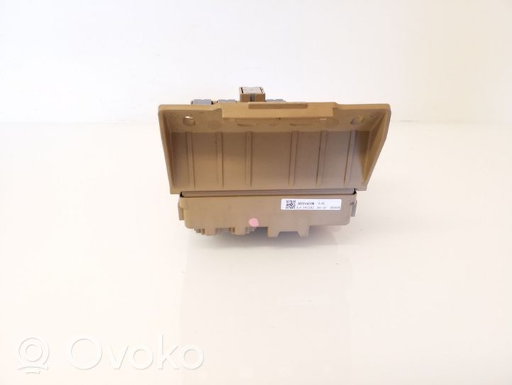 Subaru Outback (BS) Module de fusibles 82201AL052