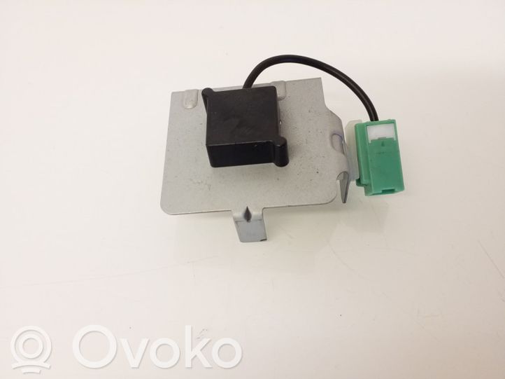 Mazda cx 7 antenna top