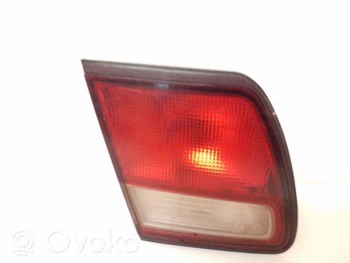 Mitsubishi Galant Lampy tylnej klapy bagażnika 0431613