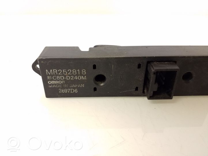 Mitsubishi Galant Interruttore di controllo dell’alzacristalli elettrico MR252818