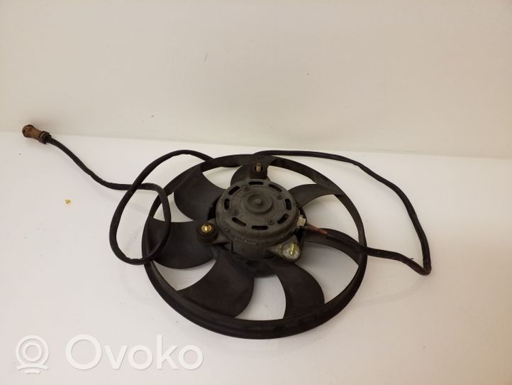 Audi A4 S4 B5 8D Ventilateur, condenseur de climatisation 813971956