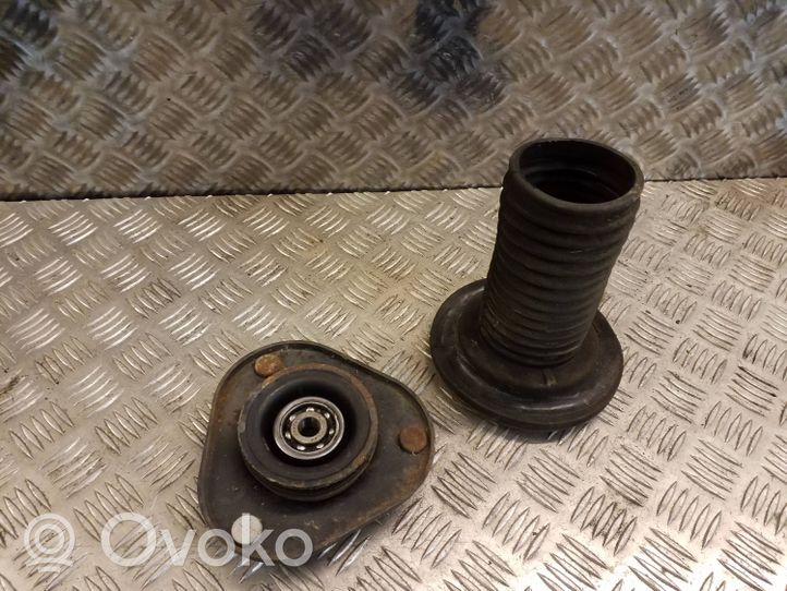 Toyota Corolla E140 E150 Support de jambe de force supérieur avant F111L