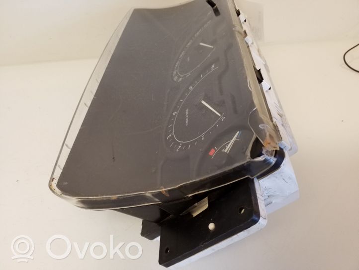 Land Rover Discovery Tachimetro (quadro strumenti) YAC001480