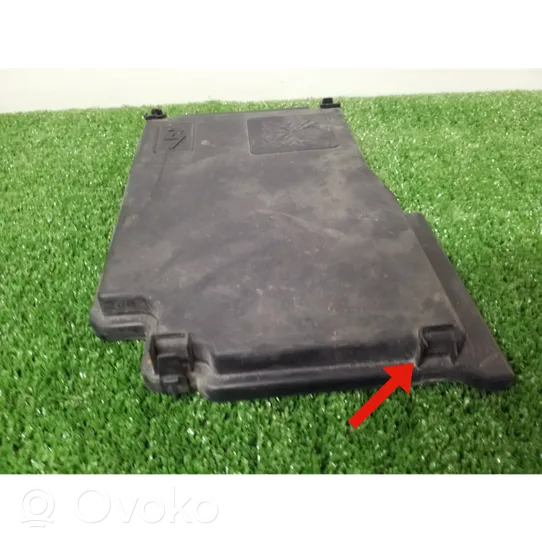 Opel Vivaro Fuse box cover 243121532R