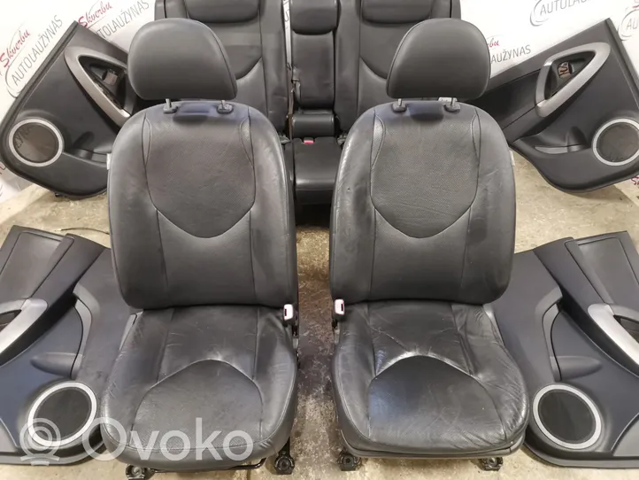 Toyota RAV 4 (XA30) Juego interior 