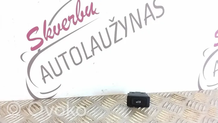 Audi A4 S4 B9 Aizmugurējo durvju aizvēršanas slēdzis 4G0959831C