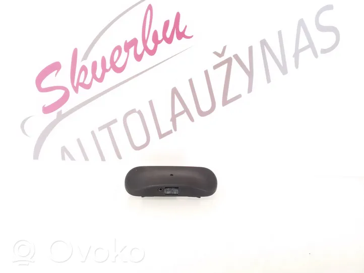 Audi A4 S4 B9 Dysza spryskiwacza szyby przedniej / czołowej 8W0955987A