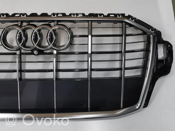 Audi Q7 4M Grille calandre supérieure de pare-chocs avant 4M0853651A