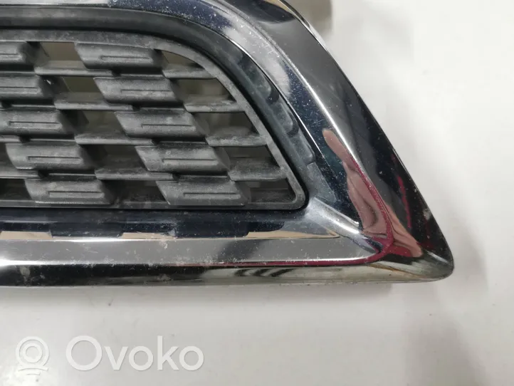 Nissan Micra Maskownica / Grill / Atrapa górna chłodnicy 62322BG00A