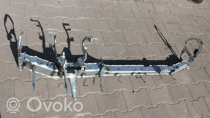 Volkswagen PASSAT B5.5 Balkis panelės tvirtinimo 8D0419281