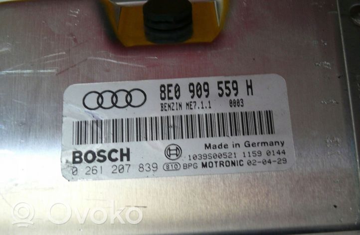 Audi A6 S6 C5 4B Moottorinohjausyksikön sarja ja lukkosarja 