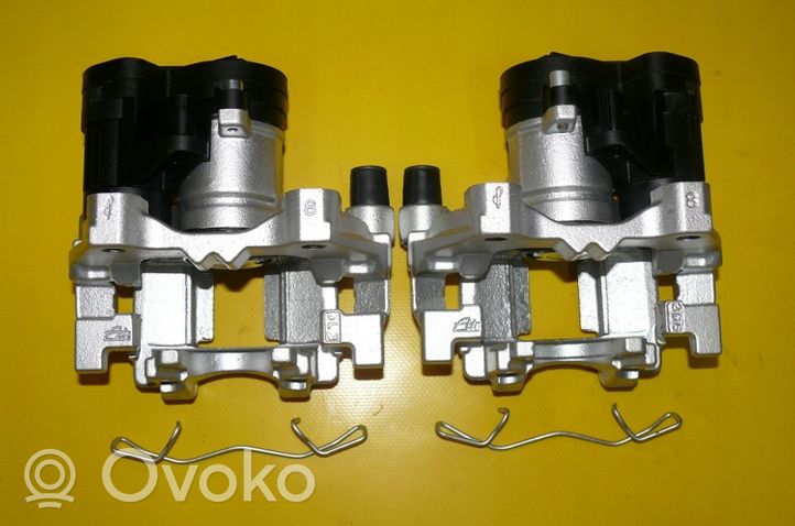 Volkswagen Touran III Set dischi freno e pinze 5Q0615405BC