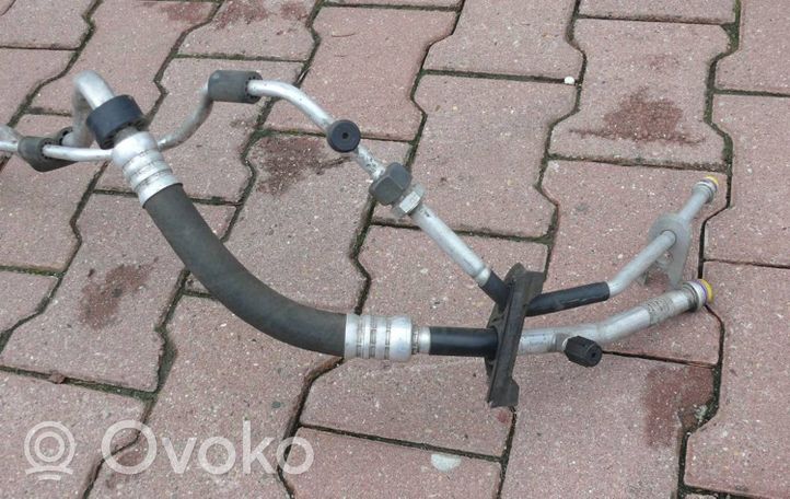 Audi A4 S4 B6 8E 8H Ilmastointilaitteen putki (A/C) 8E1260712Q