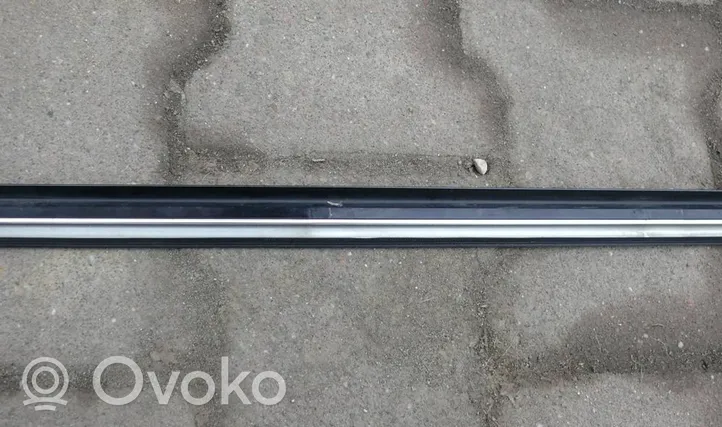 Mercedes-Benz CLK AMG A209 C209 Rivestimento modanatura del vetro della portiera posteriore 