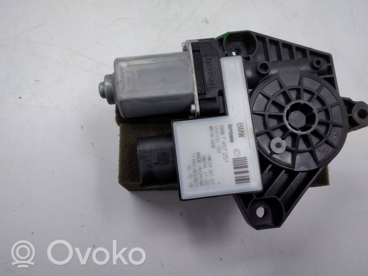 BMW X3 G01 Takaoven ikkunan nostomoottori 7457251