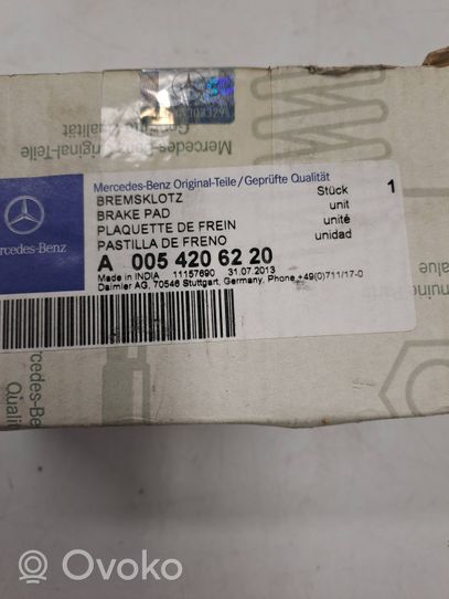 Mercedes-Benz C W203 Jarrupalat (etu-) A0054206220