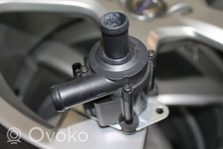 Volvo V90 Cross Country Pompa elettrica dell’acqua/del refrigerante ausiliaria 31338211