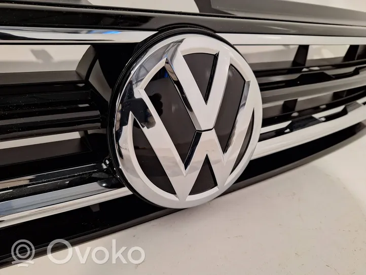 Volkswagen Tiguan Maskownica / Grill / Atrapa górna chłodnicy 5NA853653