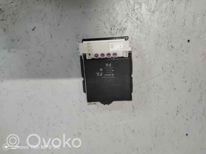 Toyota RAV 4 (XA50) Module de fusibles 8922142410