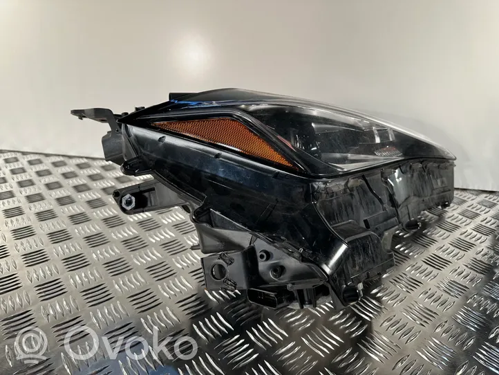 Lexus UX Lampa przednia 31800722C1