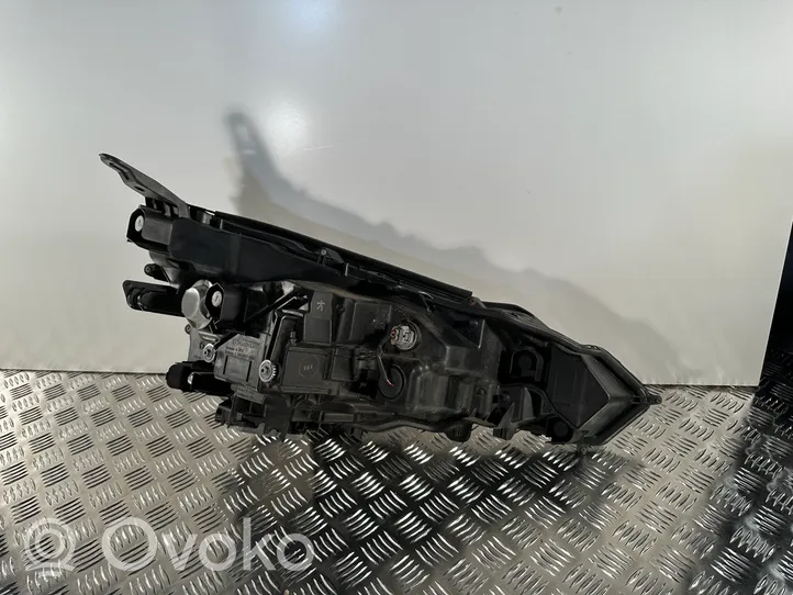 Lexus UX Lampa przednia 31900722C1