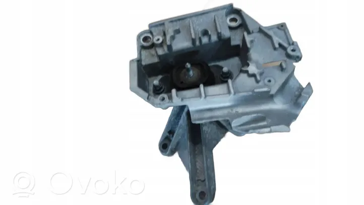 Renault Clio III Support de boîte de vitesses 8200477152