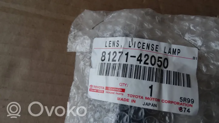 Toyota RAV 4 (XA30) Lampa oświetlenia tylnej tablicy rejestracyjnej 81271-42050