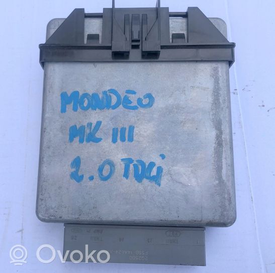 Ford Mondeo Mk III Variklio valdymo blokas 2S7112A650CC