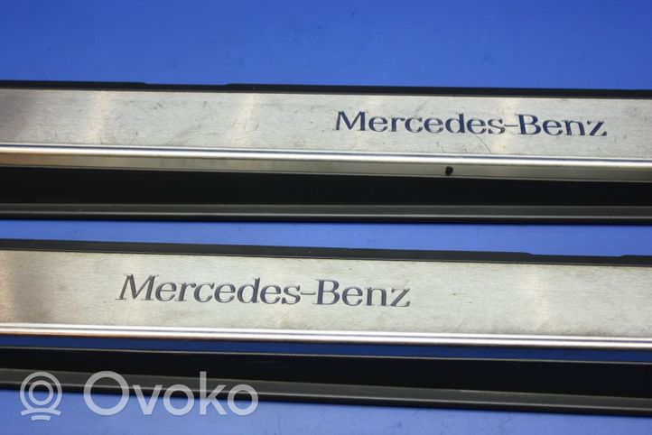 Mercedes-Benz CL C215 Priekinio slenksčio apdaila (vidinė) 2156800335