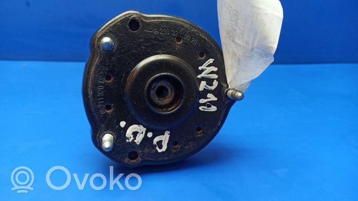 Mercedes-Benz E W211 Supporto per montante superiore anteriore 2113200026