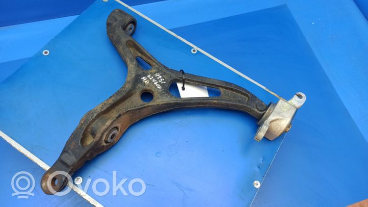 Mercedes-Benz R W251 Fourchette, bras de suspension inférieur avant 060009106