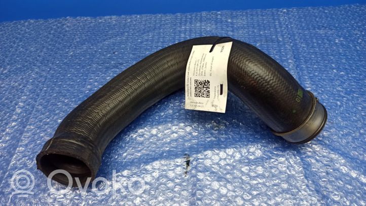 Mercedes-Benz E C207 W207 Tube d'admission de tuyau de refroidisseur intermédiaire A2215281082