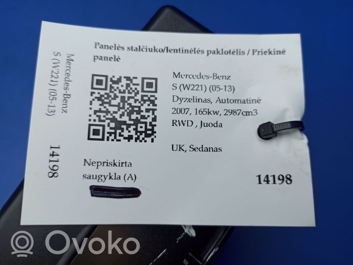 Mercedes-Benz S W221 Panelės stalčiuko/lentinėlės paklotėlis A2216830091