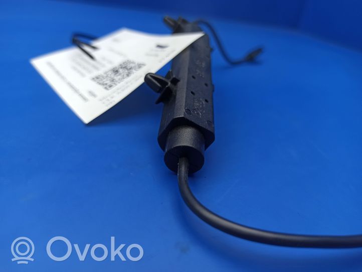 Mercedes-Benz CLK A208 C208 Amplificatore antenna 2028202389