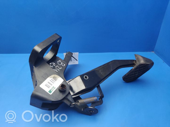 Mercedes-Benz B W245 Brake pedal A1692901001