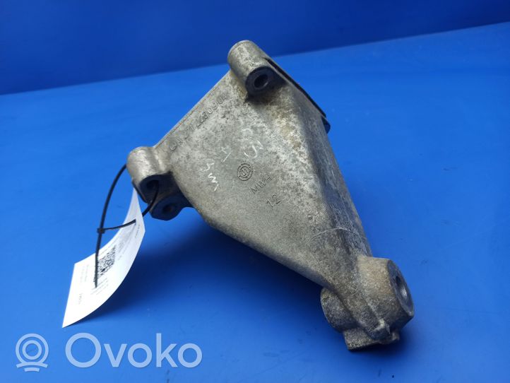 Mercedes-Benz C W203 Engine mounting bracket A2712230904