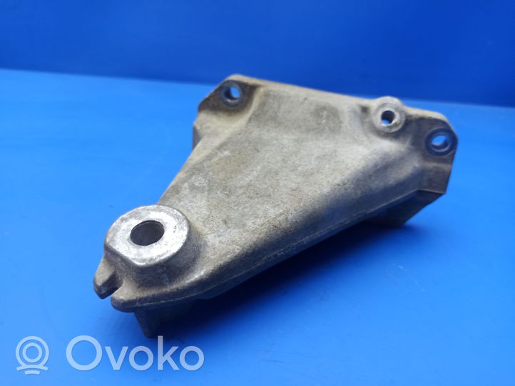 Mercedes-Benz C AMG W203 Engine mounting bracket A1122232004