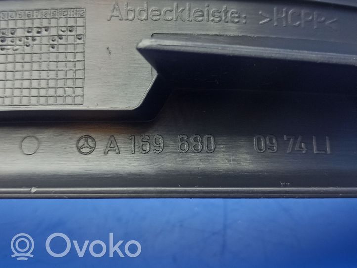 Mercedes-Benz A W169 Takaoven kynnyksen suojalista A1696800974