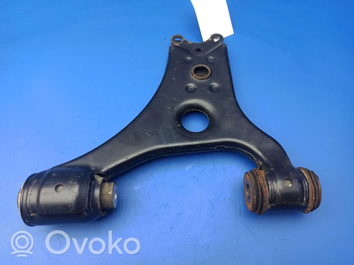 Mercedes-Benz A W169 Fourchette, bras de suspension inférieur avant A1693300407