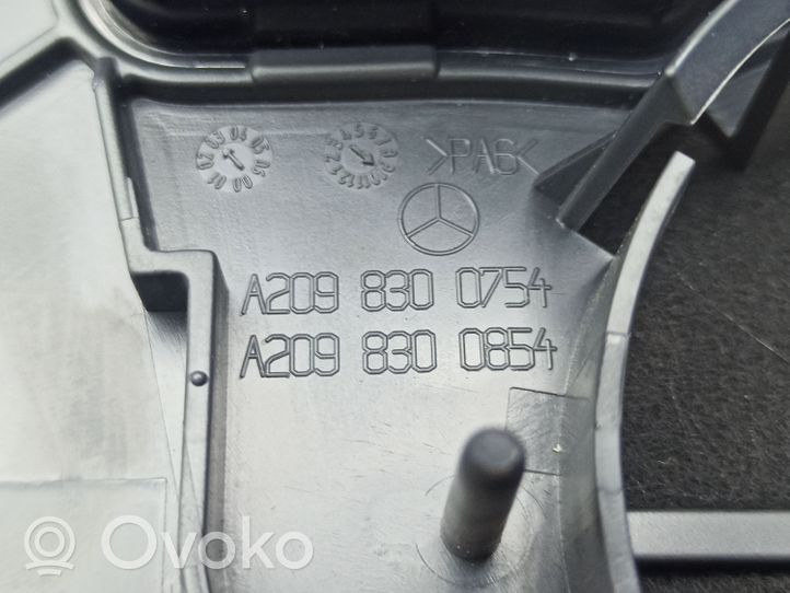 Mercedes-Benz CLK A209 C209 Lango oro grotelės A2098300754