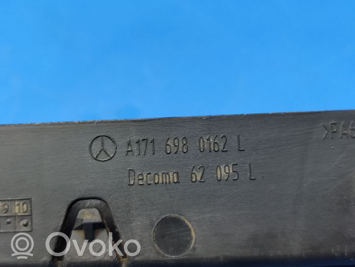 Mercedes-Benz SLK R171 Lokasuojan kannake A1716980162